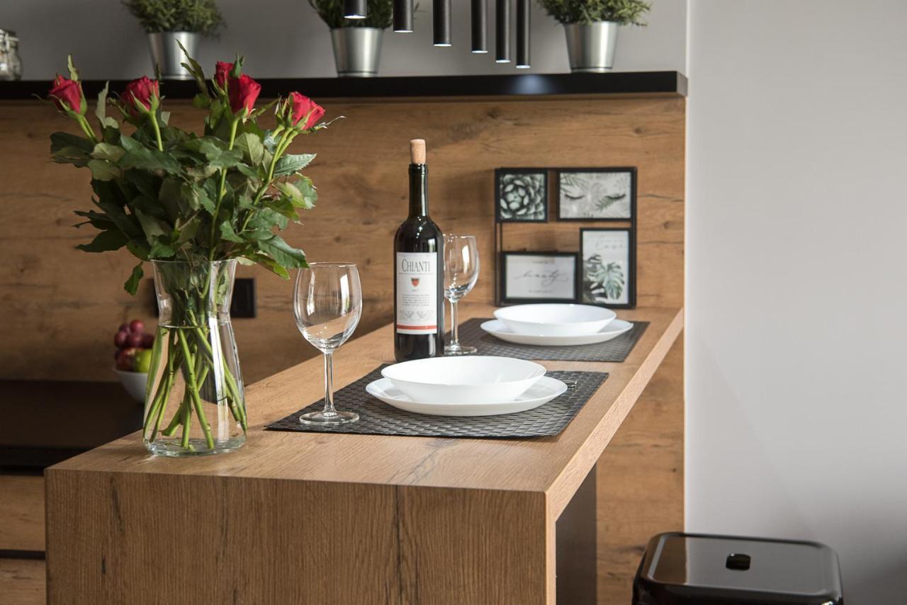 Wola Loft Apartment وارسو المظهر الخارجي الصورة