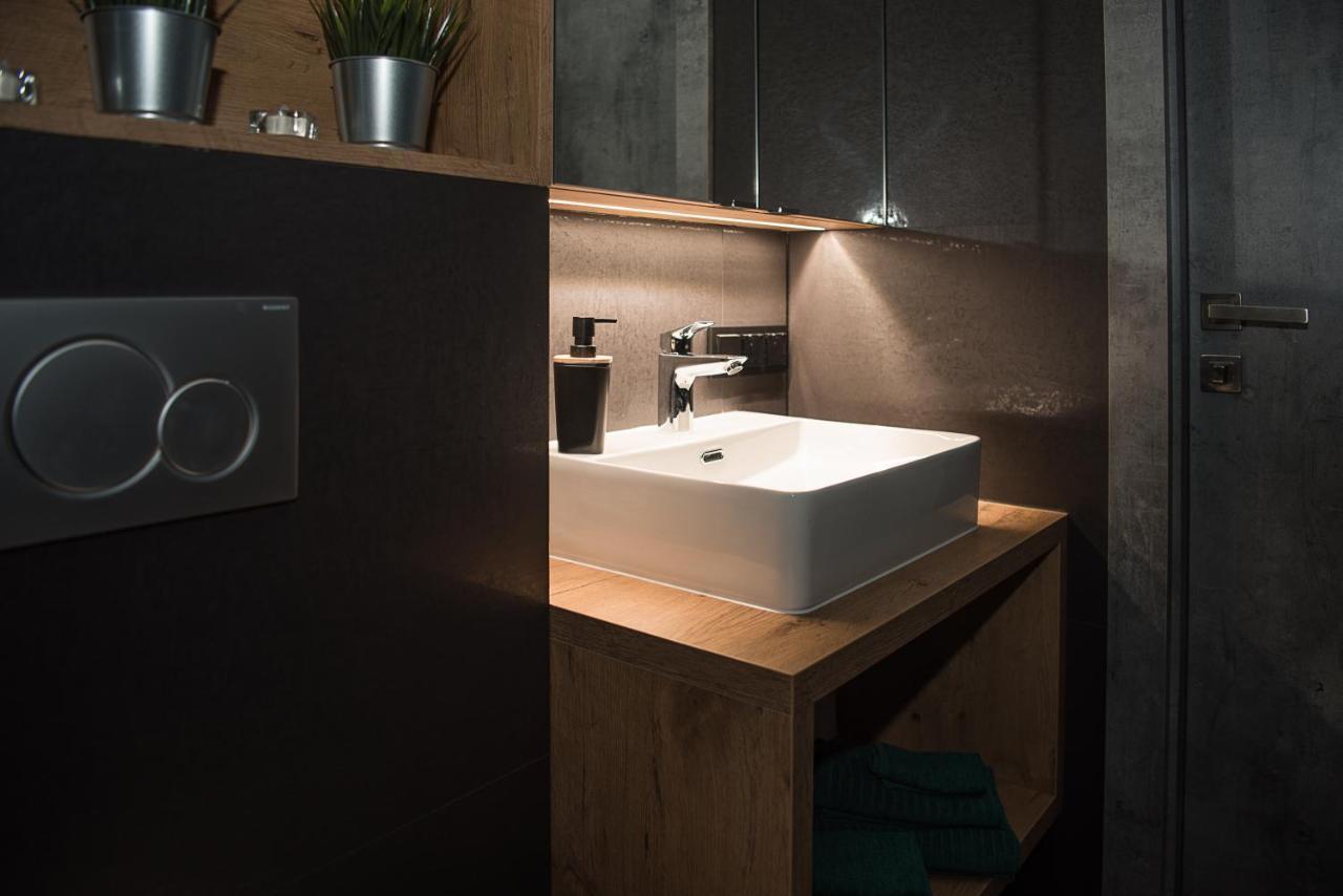 Wola Loft Apartment وارسو المظهر الخارجي الصورة